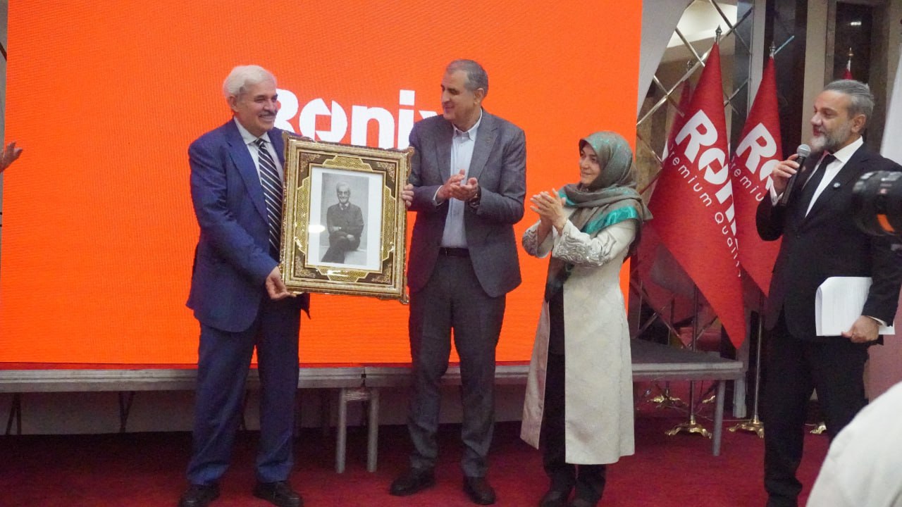 درخشش ستارگان علم بازار در شب پاسداشت معلم؛ روایتی از یک همایش ماندگار